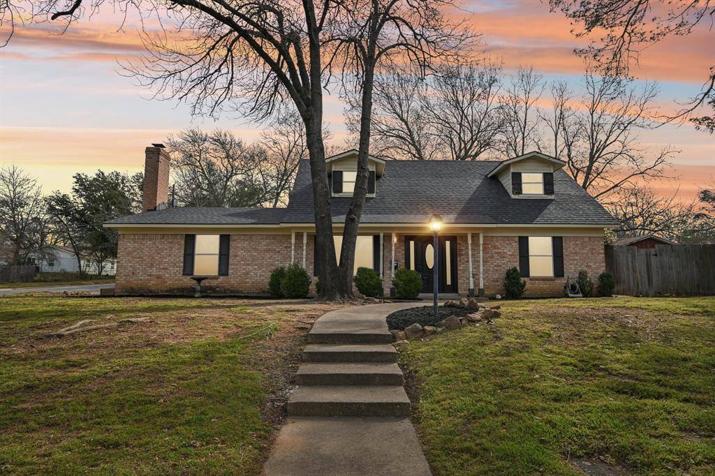 Arlington, TX 76013,2001 Kerry Drive