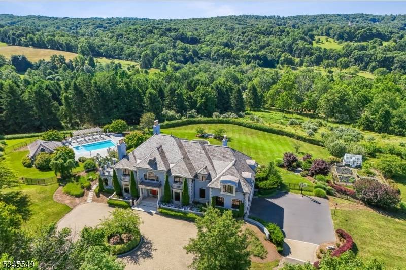 Mendham Boro, NJ 07945,3 SPRING MEADOW LANE