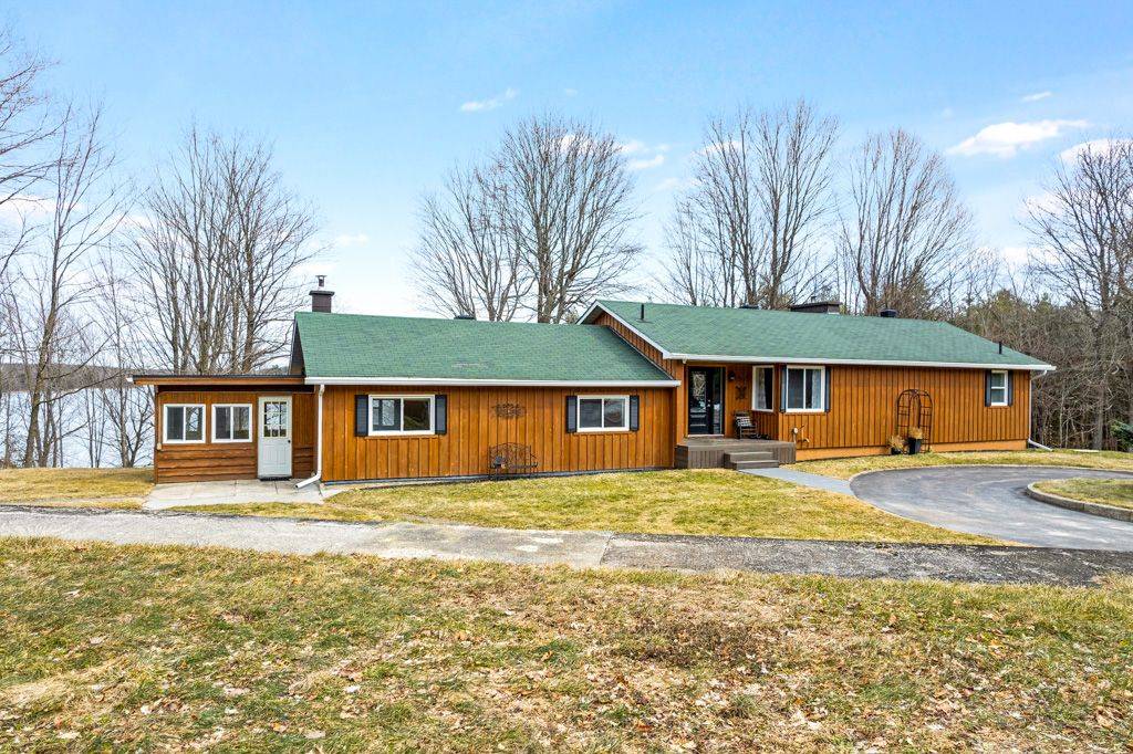 Rideau Lakes, ON K0G 1V0,4772 Briton-Houghton Bay RD