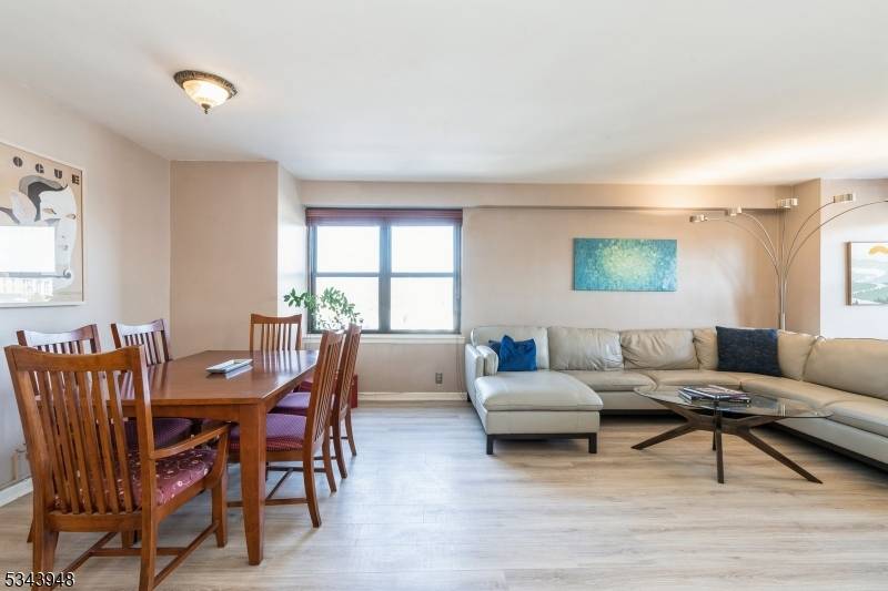 Passaic City, NJ 07055,285 Aycrigg Ave #6E