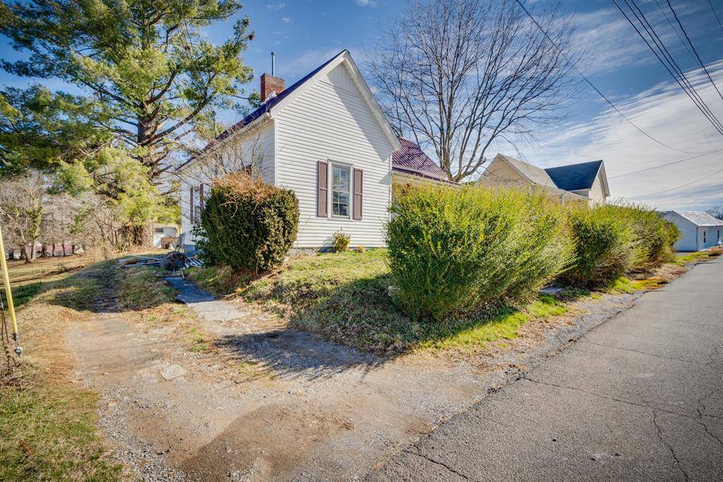 Bristol, VA 24201,462 Whitt St