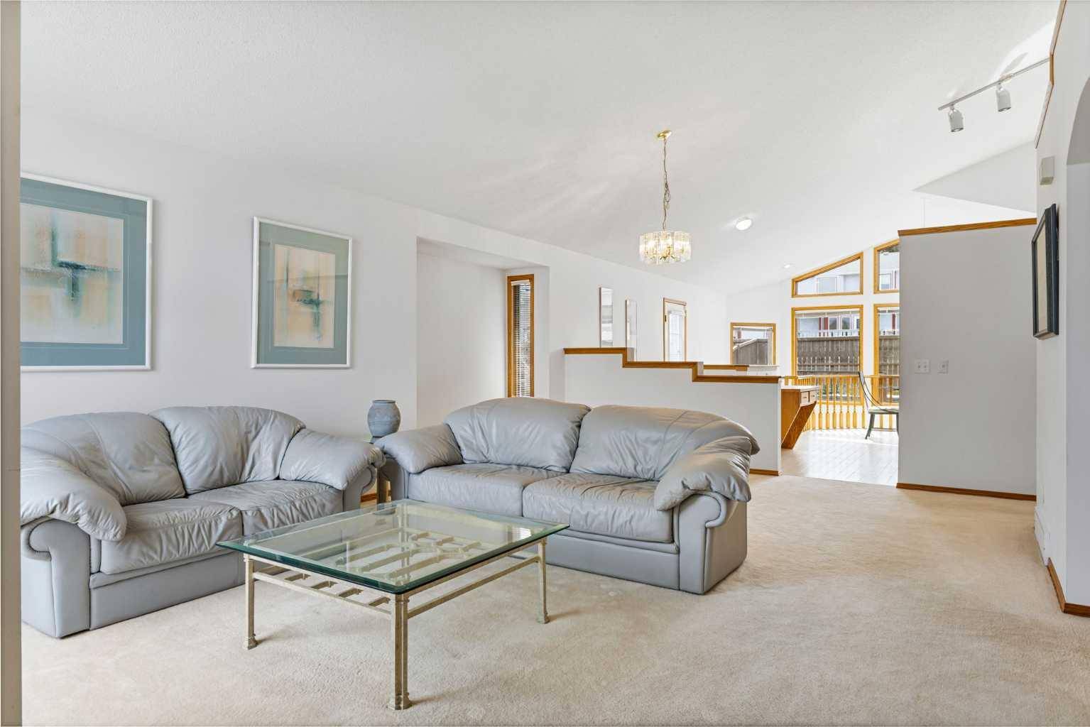 Calgary, AB T3A 5E4,58 Edgevalley Close NW