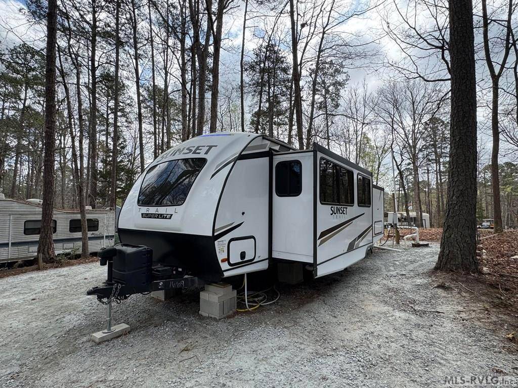 Bracey, VA 23919,18 Blackfoot Trail