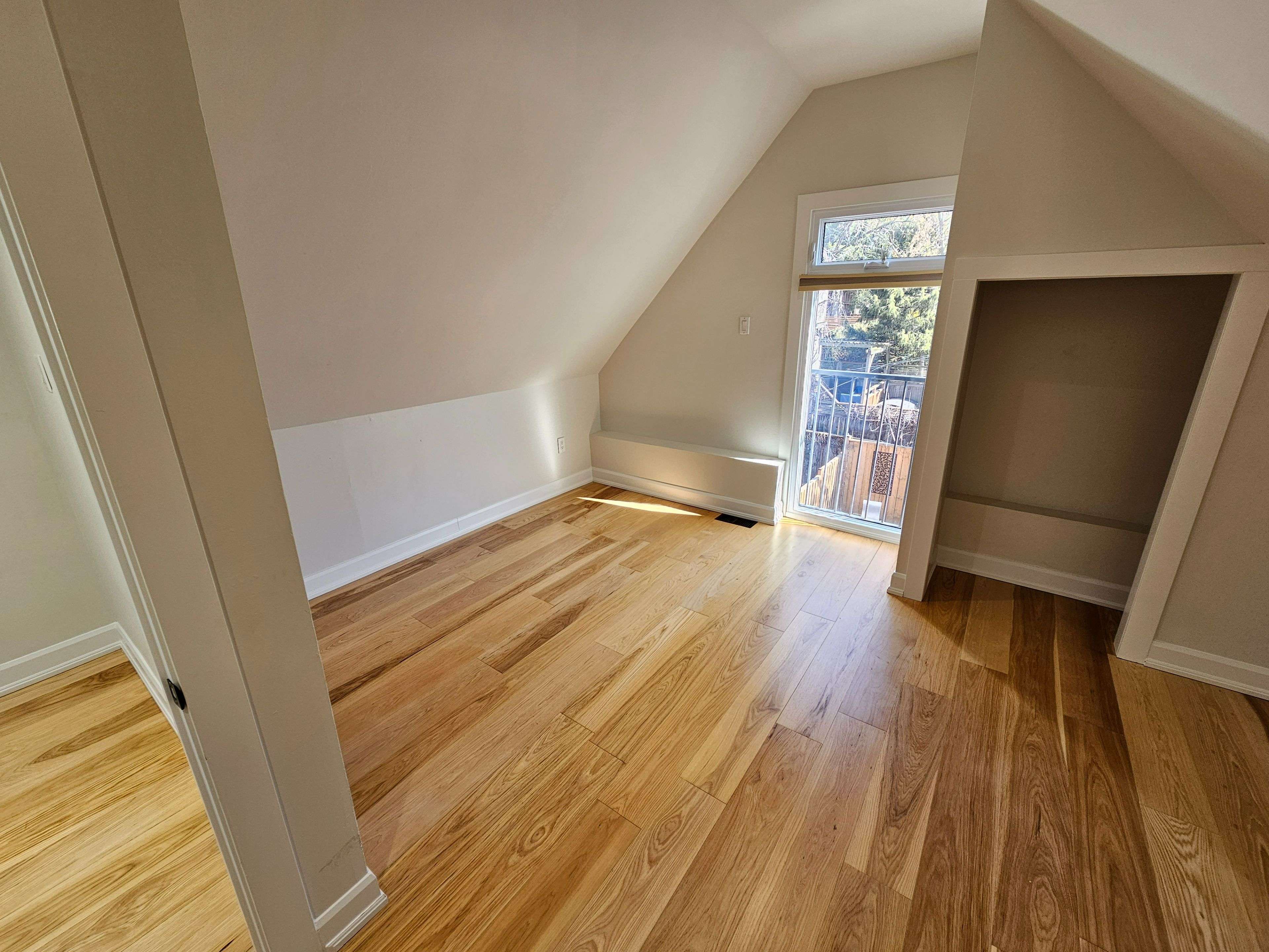 Toronto E01, ON M4K 3C4,647 Logan AVE