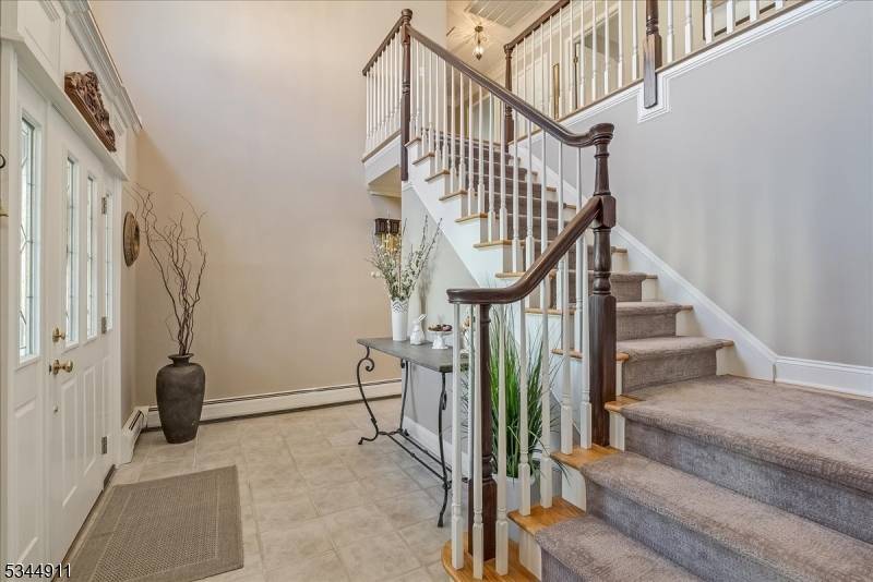Hillsdale Boro, NJ 07642,332 Evergreen St