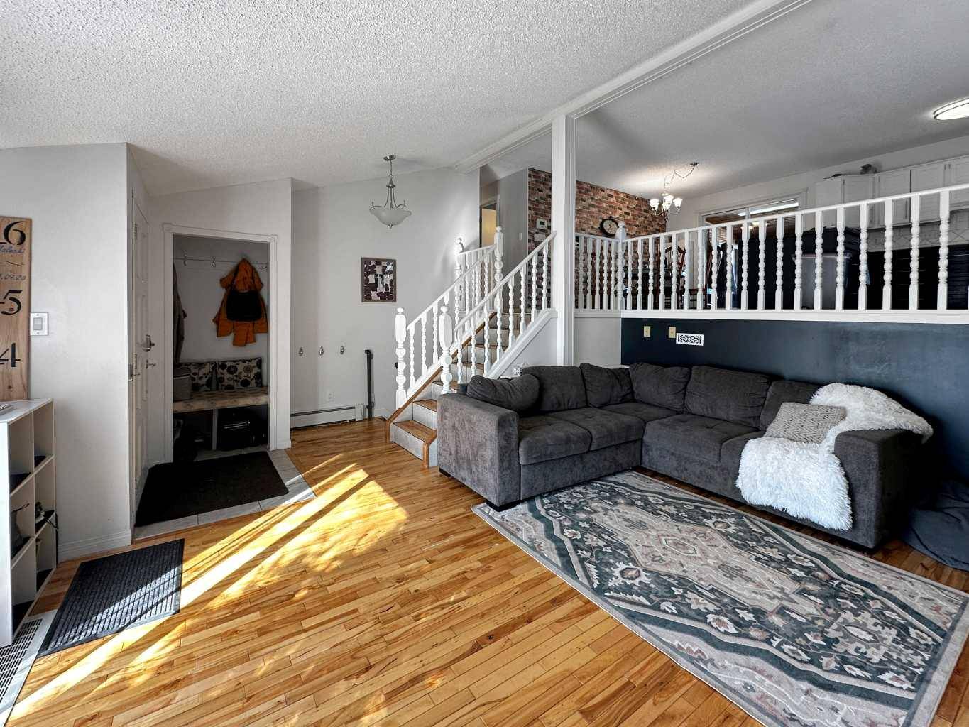 Valleyview, AB T0H3N0,4433 51 AVE