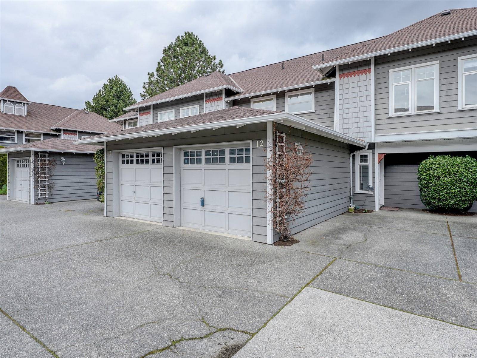 Esquimalt, BC V9A 4G5,922 Arm St #12