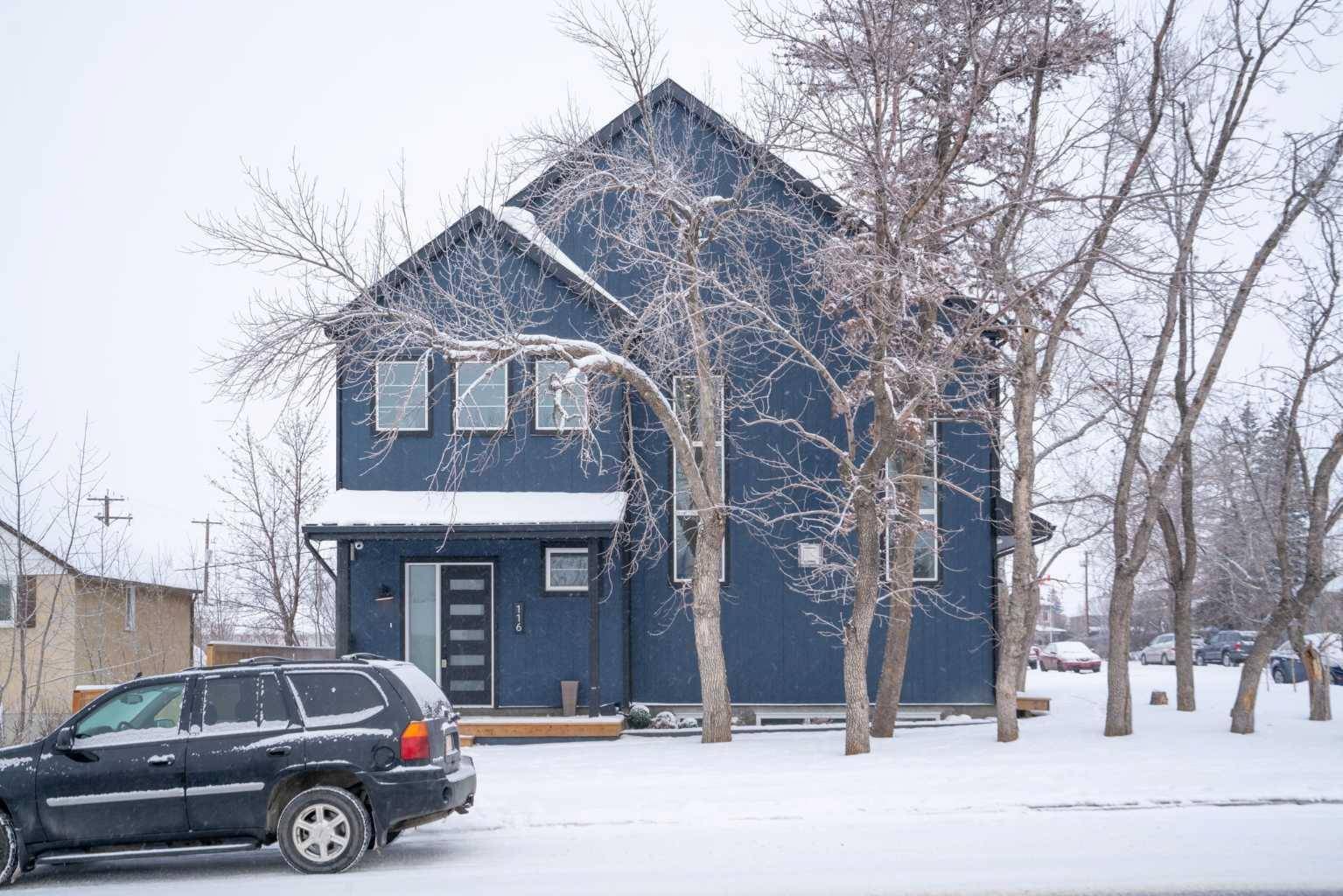 Airdrie, AB T4B 0B4,116 Centre AVE NE