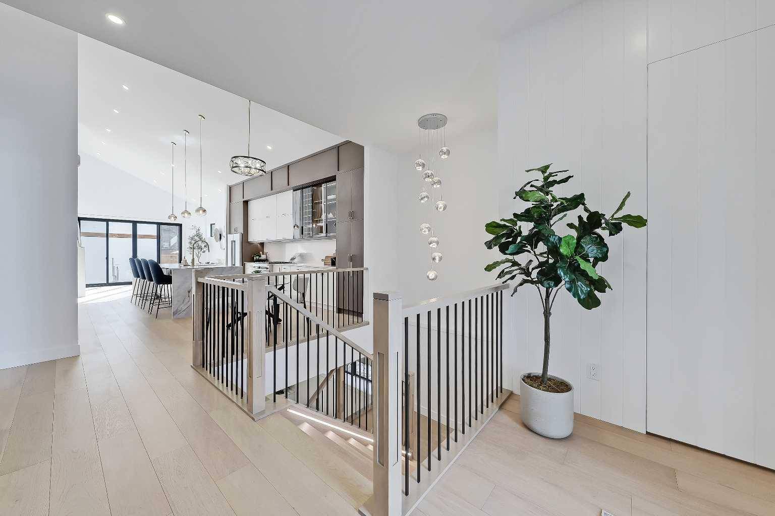 Calgary, AB T2E 0M8,219 7 AVE NE