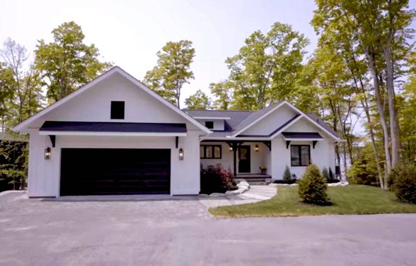 Selwyn, ON K0L 2H0,24 Rory DR