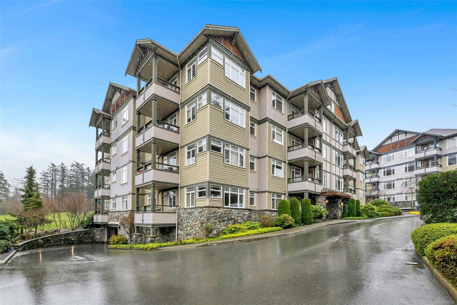 Esquimalt, BC V9A 7R1,1115 Craigflower Rd #105C