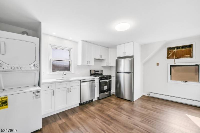 Elmwood Park Boro, NJ 07407,316 Kipp Ave #2
