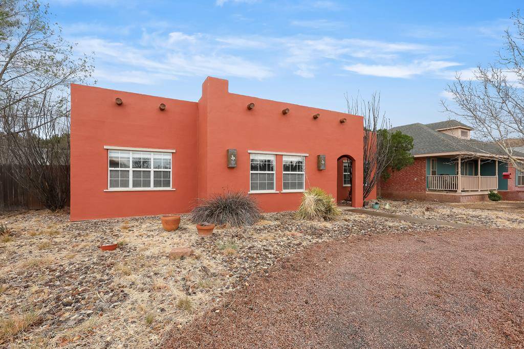 Alpine, TX 79830,505 E Nations