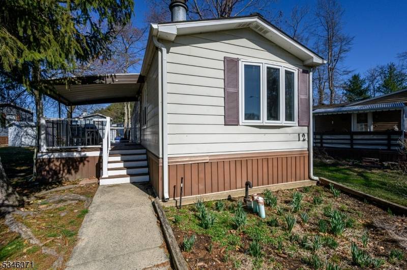 North Brunswick Twp., NJ 08902,12 Keats Rd