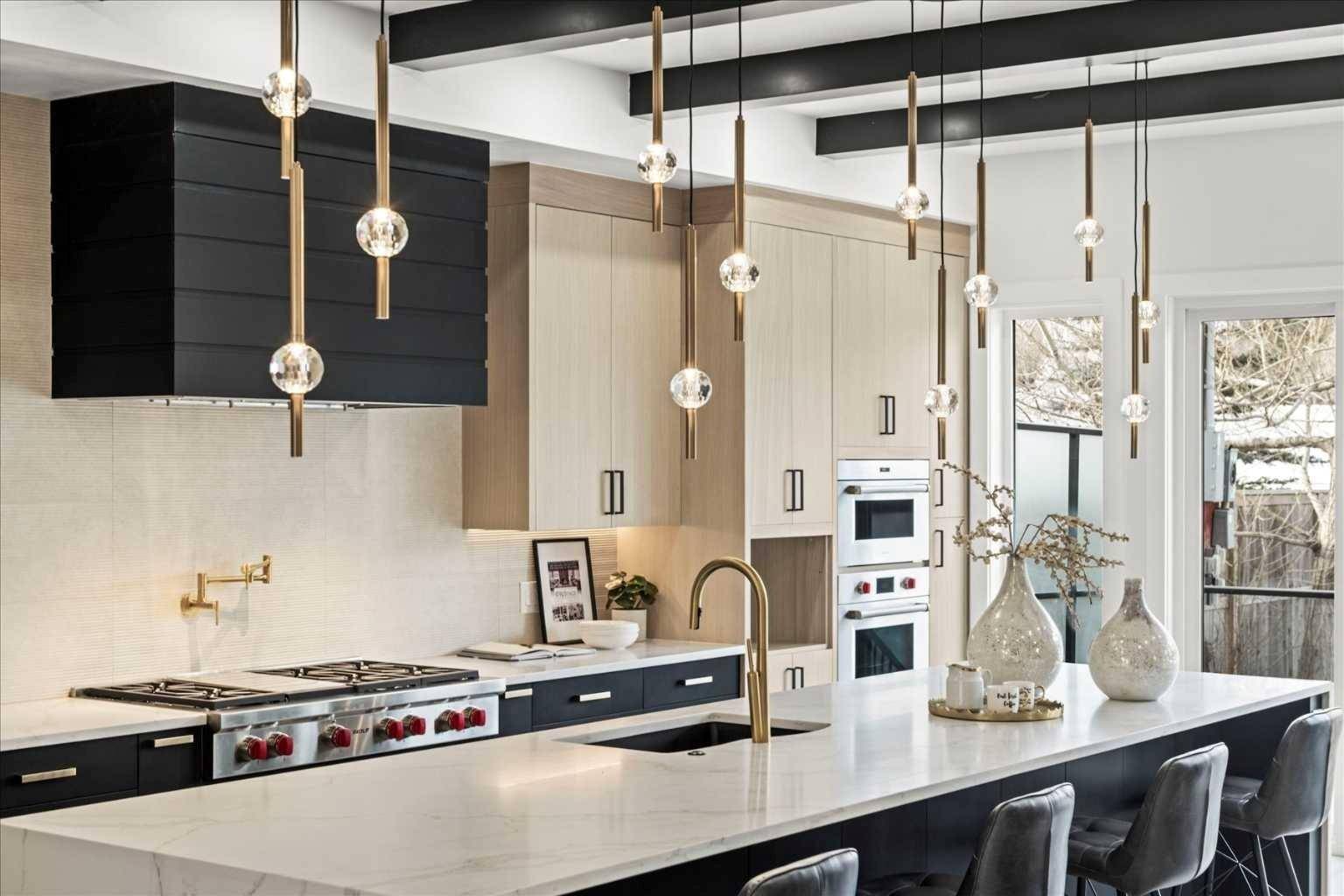 Calgary, AB T3C 1H9,1415 24 ST SW