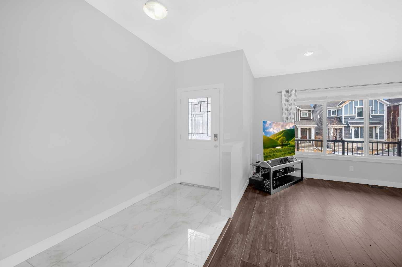 Calgary, AB T3N 0R4,35 Red Embers CRES NE