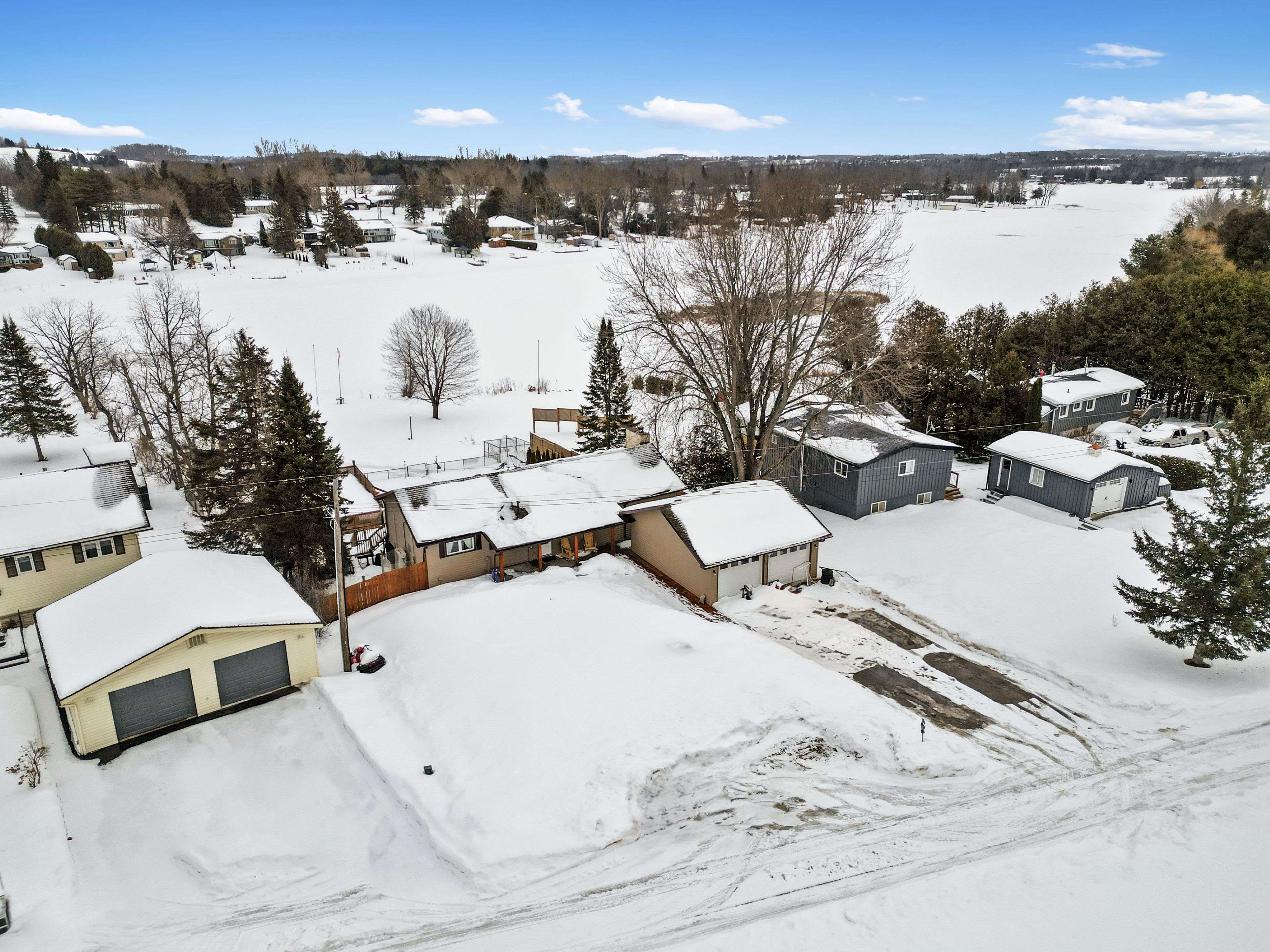 Kawartha Lakes, ON K0L 2G0,16 Bayview DR