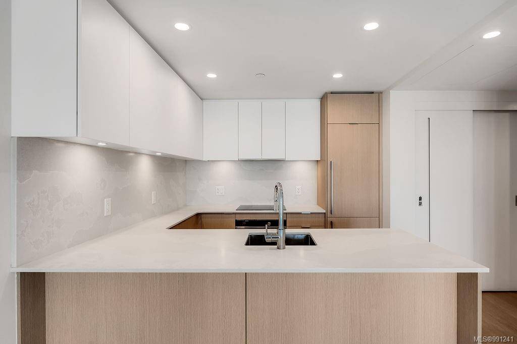 Victoria, BC V8V 0H5,1100 Yates St #1111