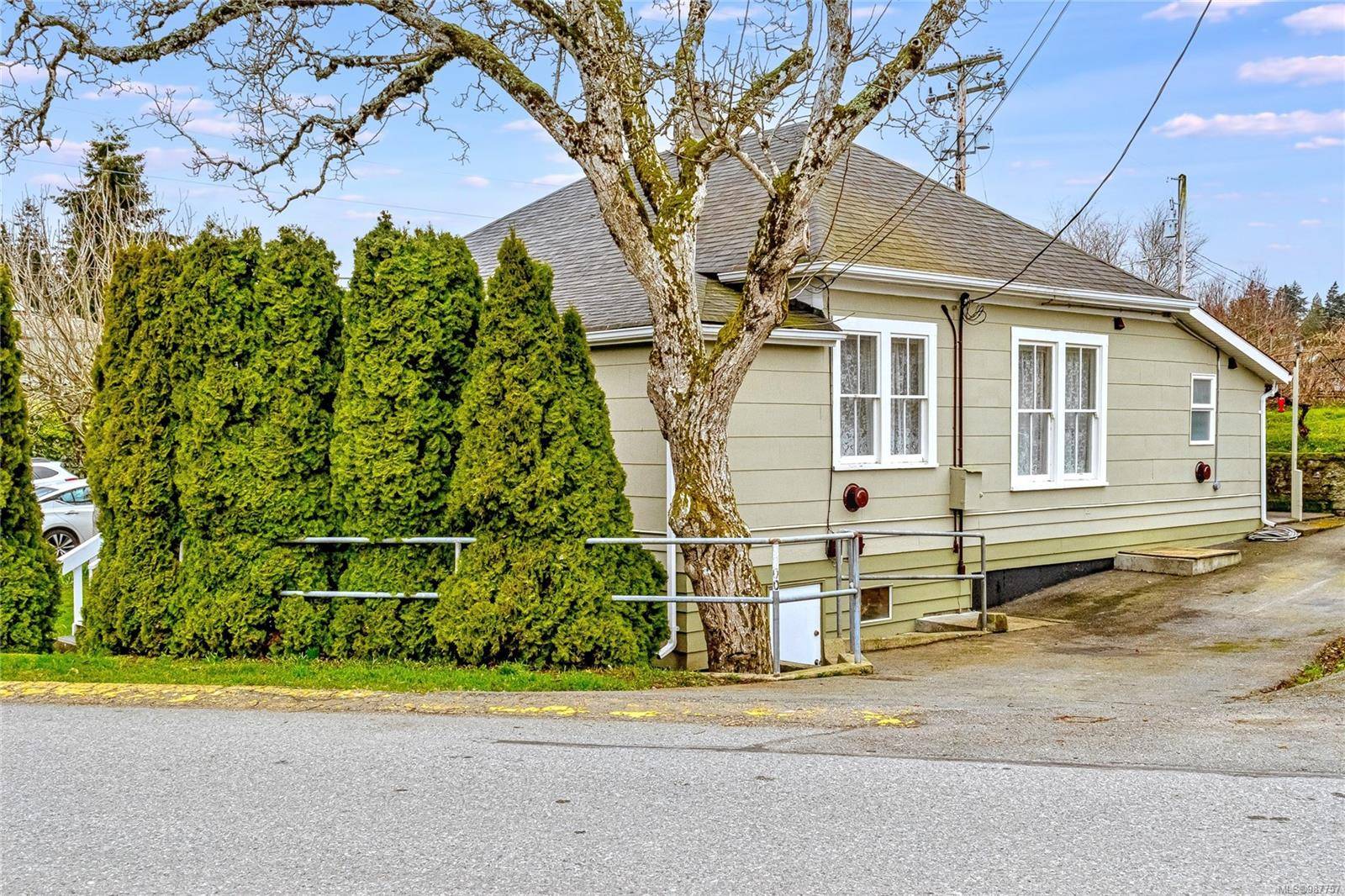 Chemainus, BC V0R 1K0,9900 Esplanade St