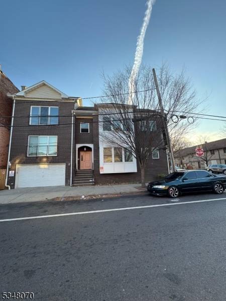 Newark City, NJ 07104,54-56 Oriental St #2A