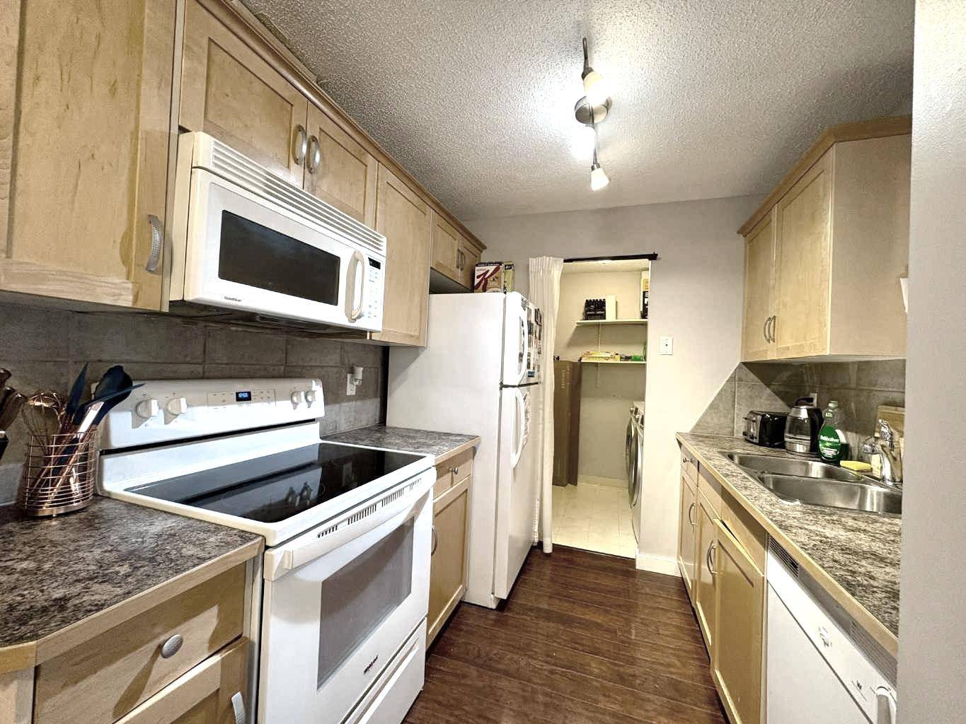 Calgary, AB t2w5h1,13045 6 ST SW #4202