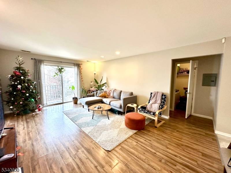 East Hanover Twp., NJ 07936,28 Sharon Dr
