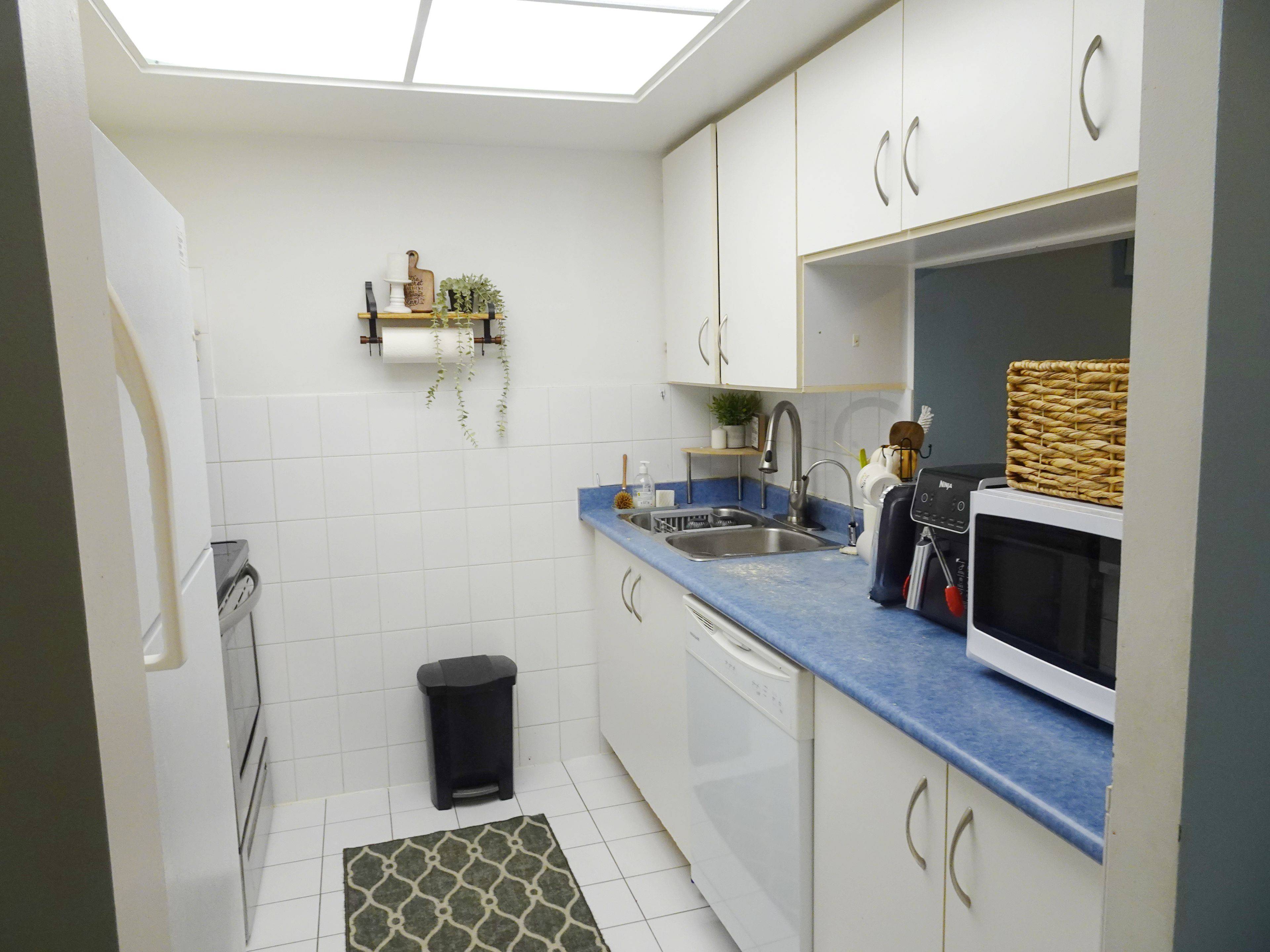 Mississauga, ON L5B 3Z4,250 Webb DR #1011