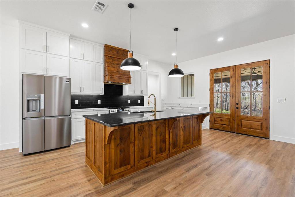 Denison, TX 75021,1513 Desvoignes Road