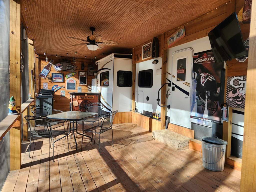Ellijay, GA 30540,80 35th Street
