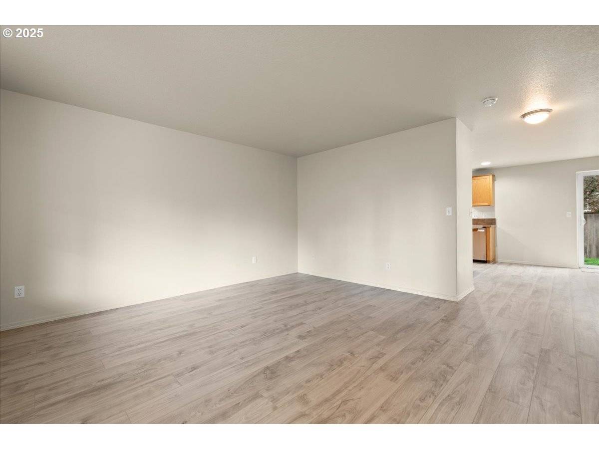 La Center, WA 98629,302 E 15TH PL