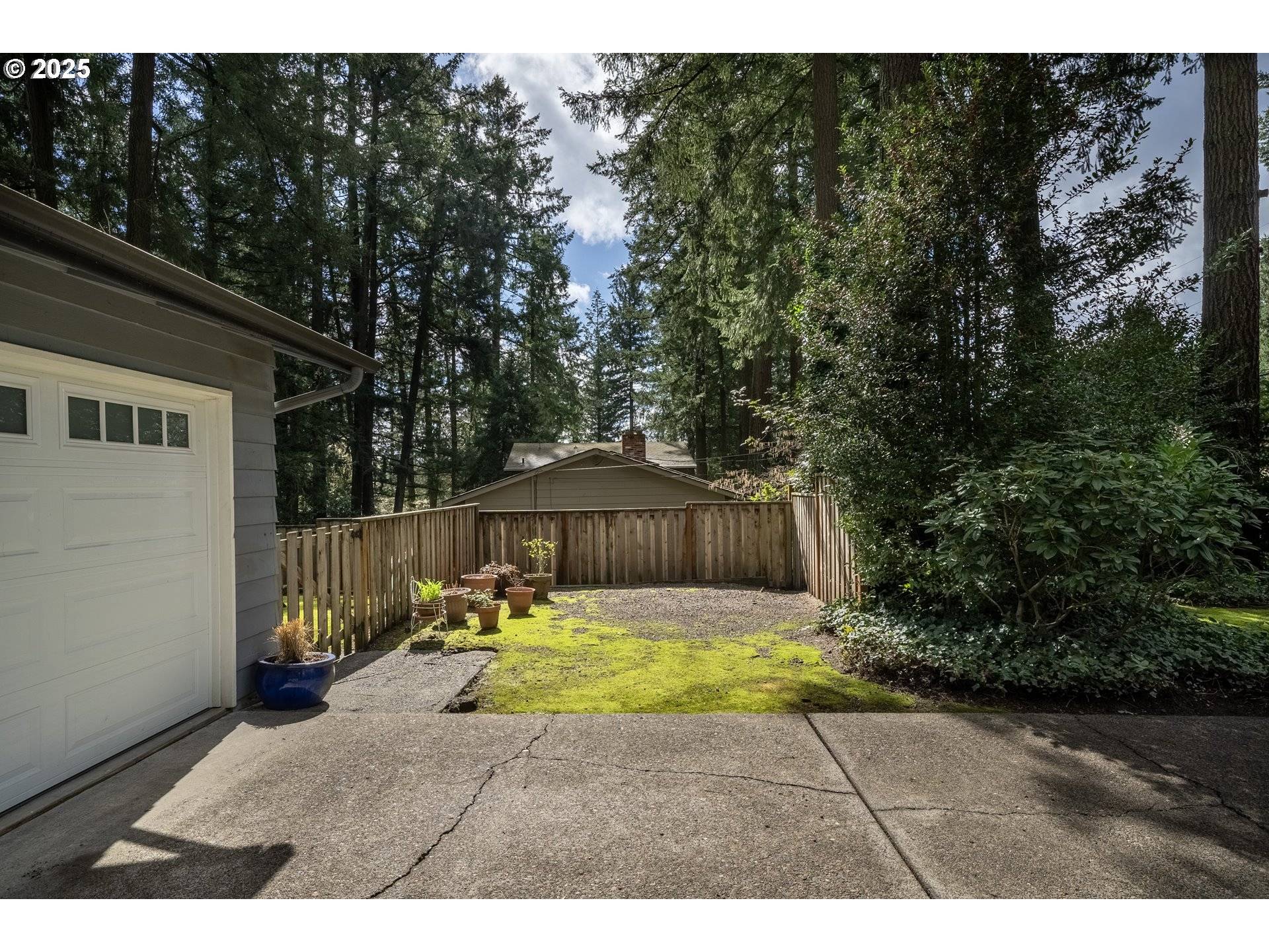 Lake Oswego, OR 97035,16808 SW INVERURIE RD