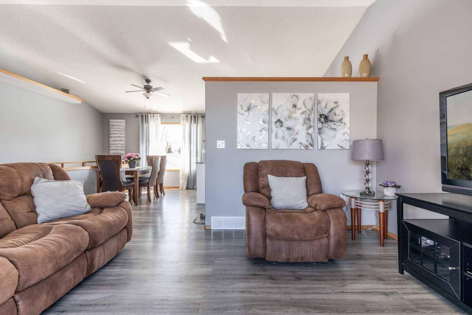 Medicine Hat, AB T1A0J7,1 4 ST SE