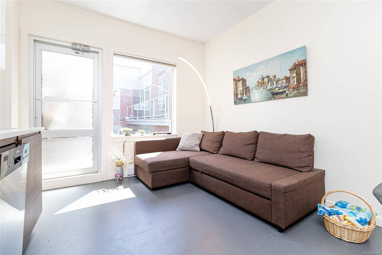 Victoria, BC V8W 0A2,848 Mason St #404