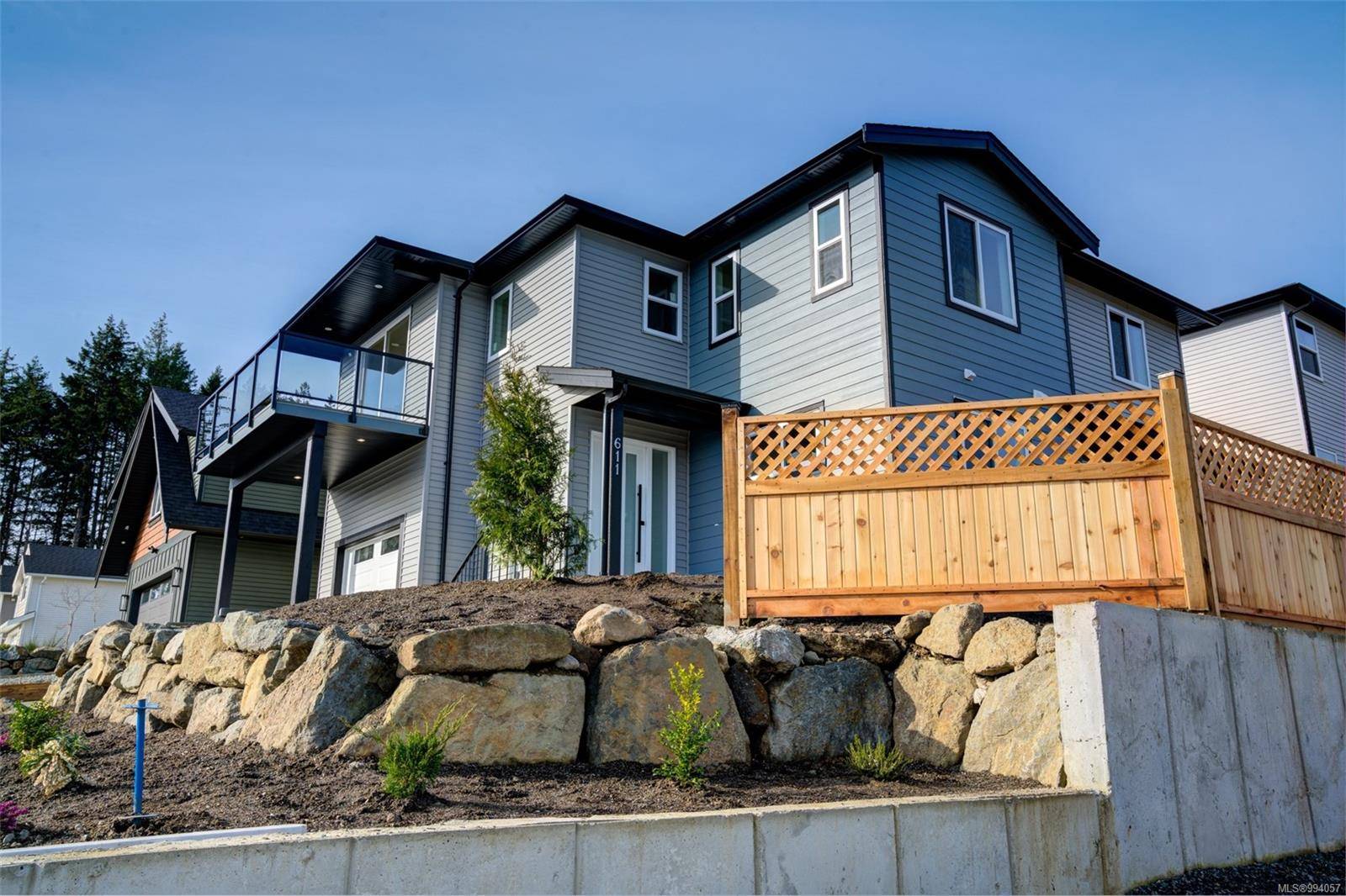 Nanaimo, BC V9R 6P1,611 8th St