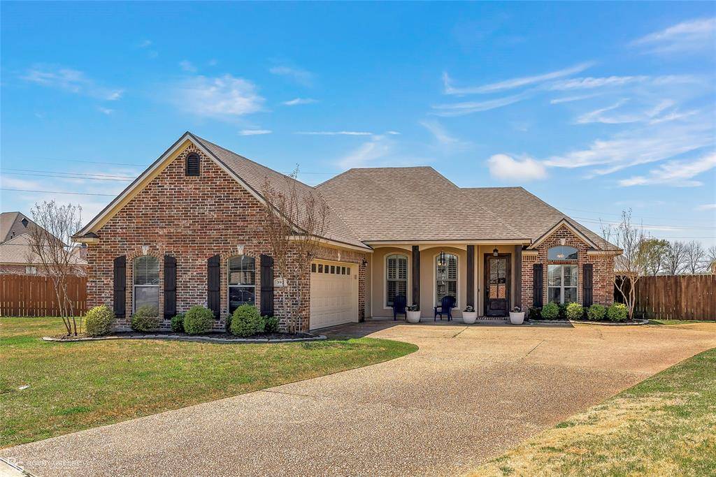 Bossier City, LA 71111,392 Half Moon Court