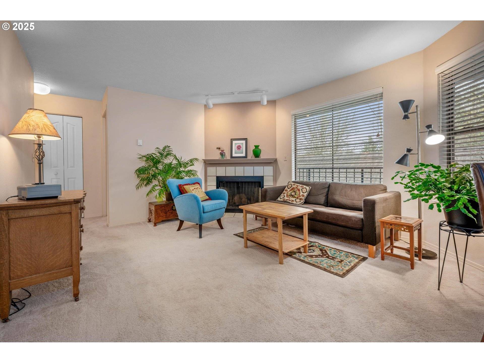 Lake Oswego, OR 97035,4000 CARMAN DR #12