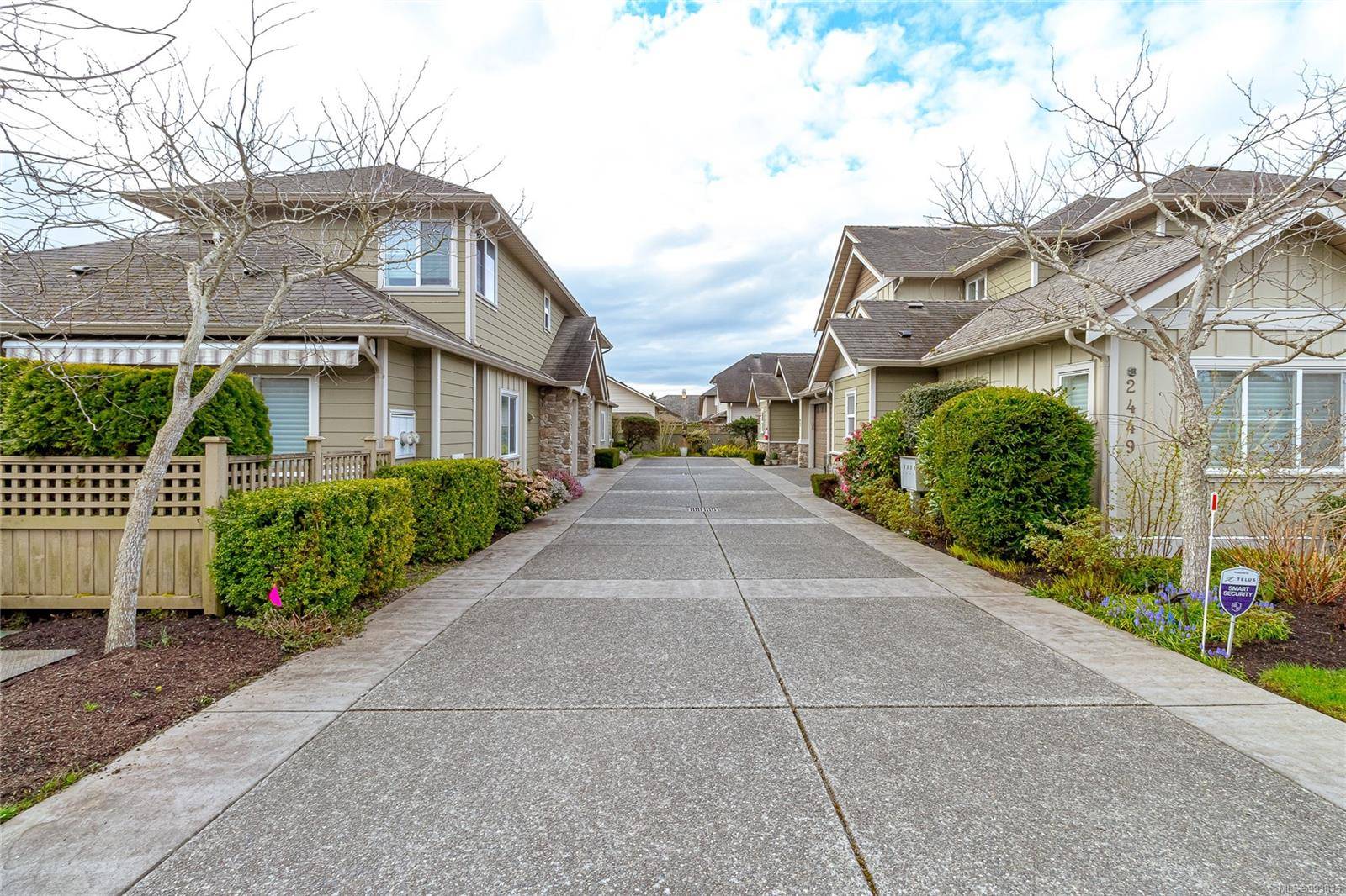 Sidney, BC V8L 2G4,2449 Malaview Ave #4