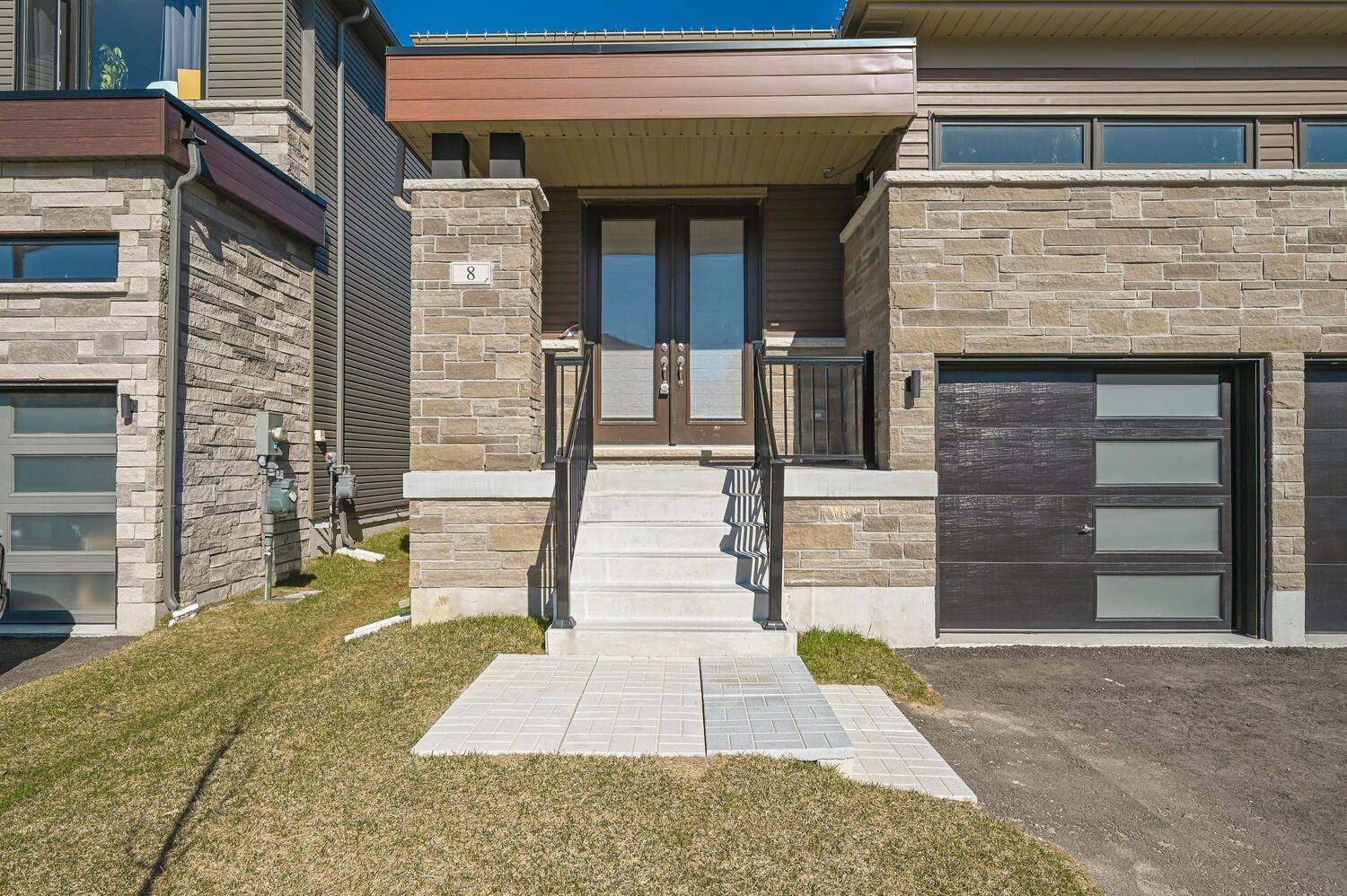 Wasaga Beach, ON L9Z 0L3,8 Beatrice DR