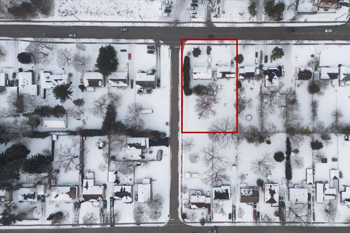 Newmarket, ON L3Y 1J4,104 Eagle ST