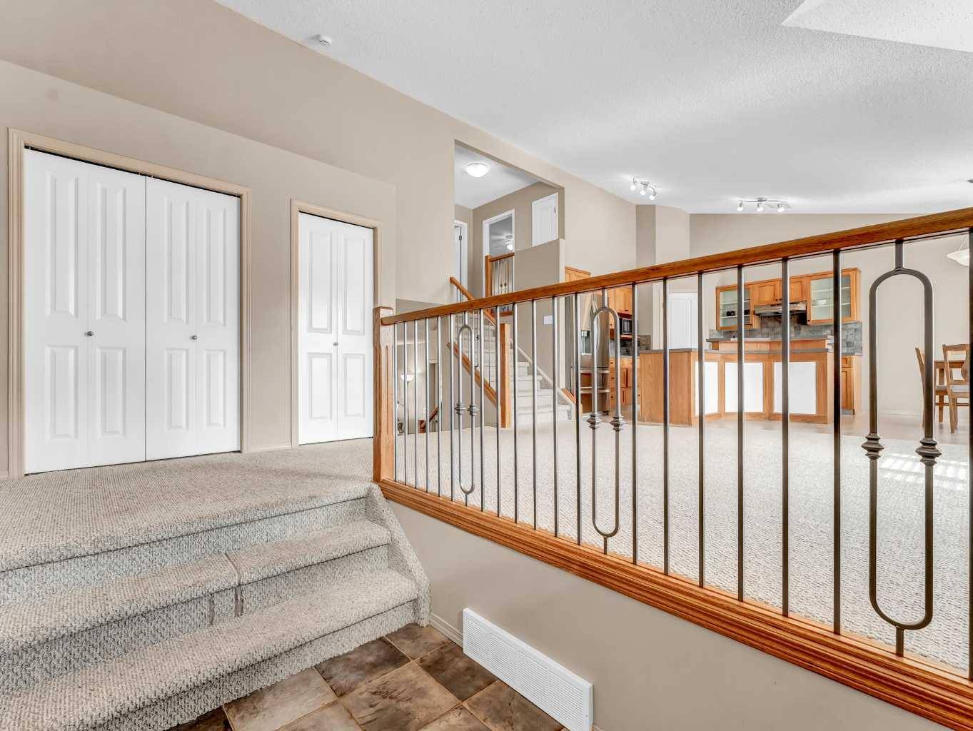 Medicine Hat, AB T1C 1Y3,4 Hudson CRES NE