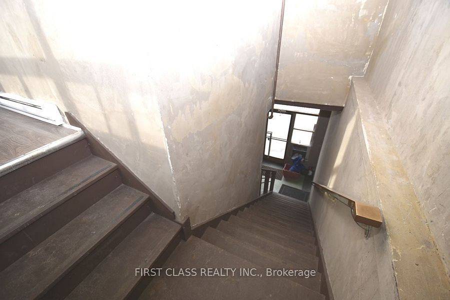 Toronto E01, ON M4M 2R6,3 Carlaw AVE #201