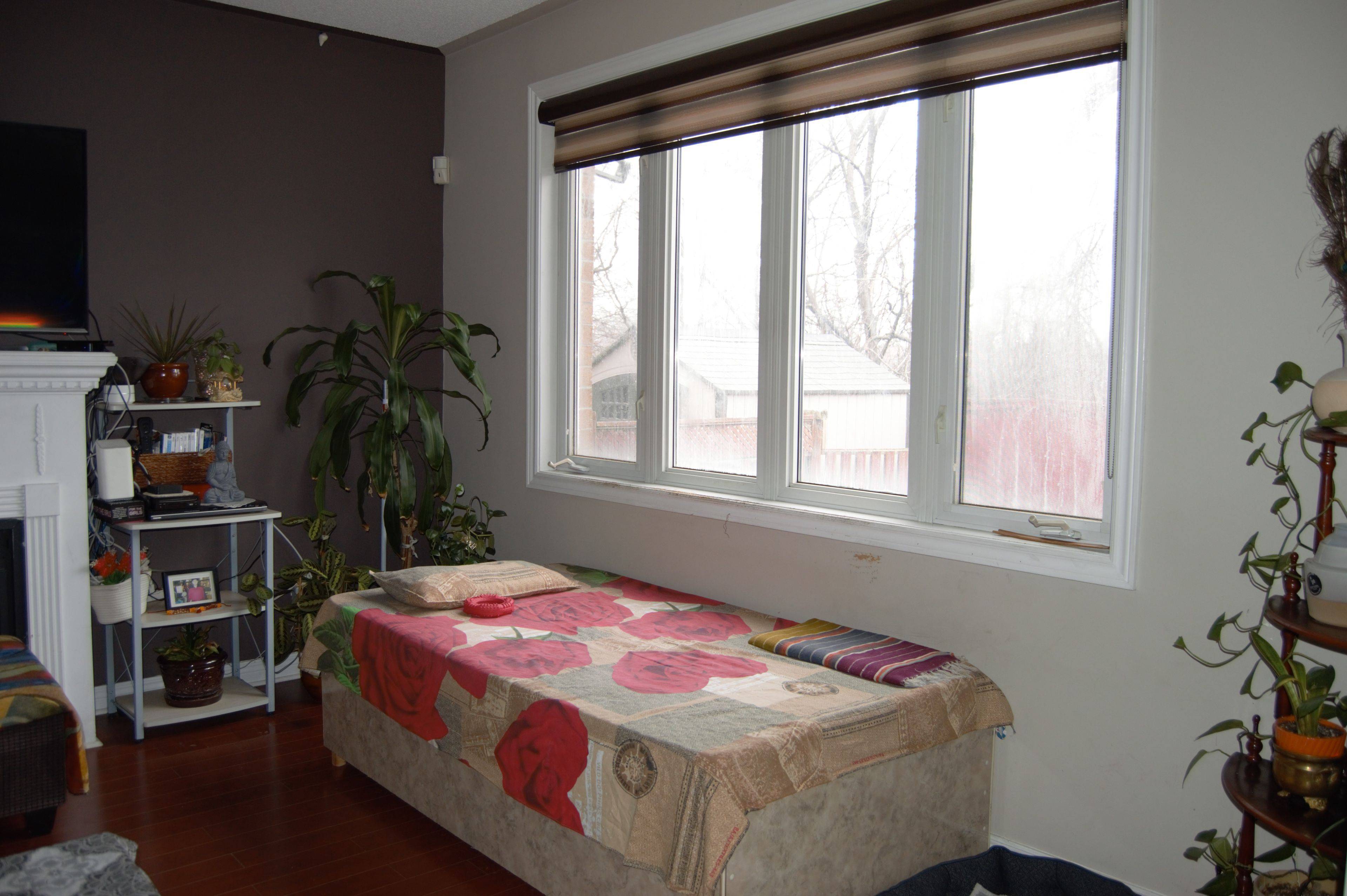 Mississauga, ON L4T 1E7,44 York ST W