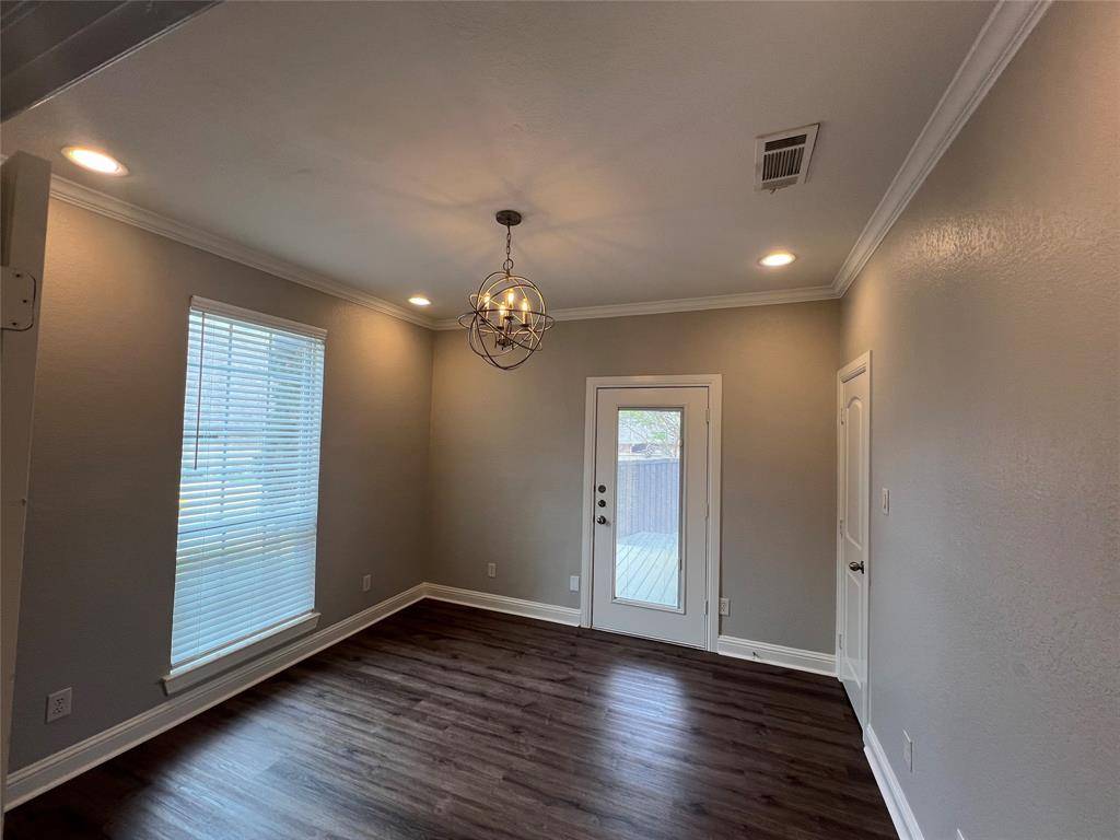 Fort Worth, TX 76116,4916 Ridglea Hills Court