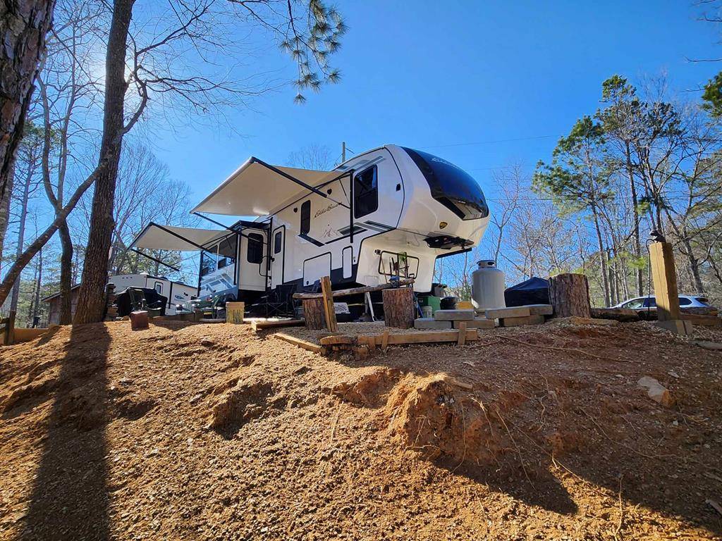 Ellijay, GA 30540,33 15th Street