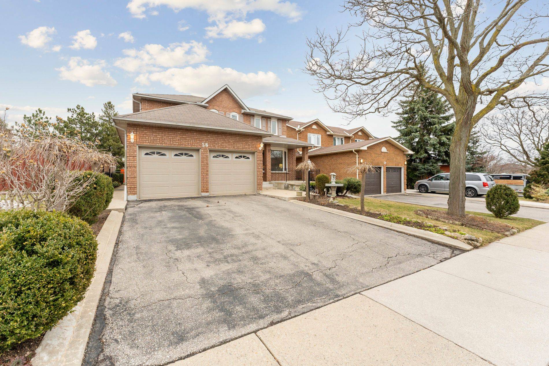 Brampton, ON L6Y 4N1,56 Canarvan CT