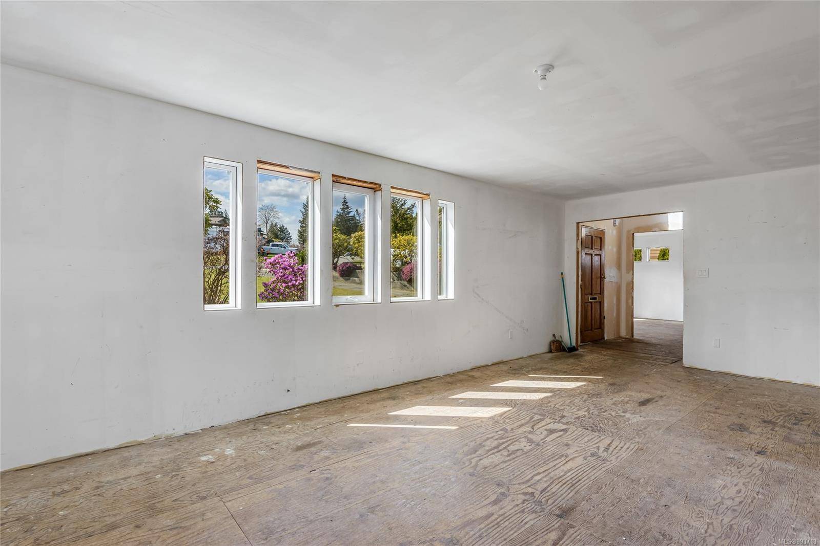 Campbell River, BC V9W 6L2,1641 Passage View Dr