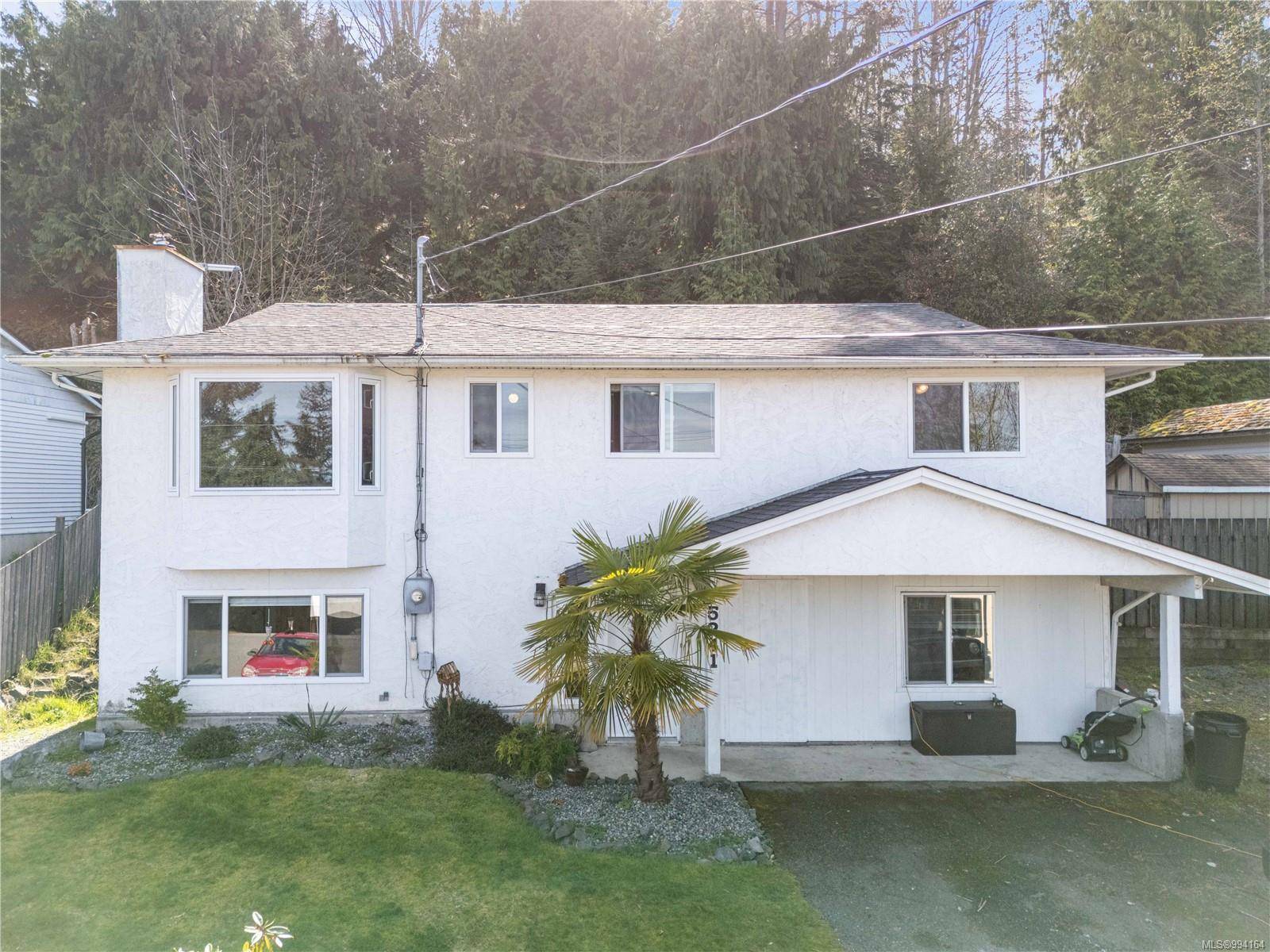 Nanaimo, BC V9T 5M9,5241 Toms Trnabt