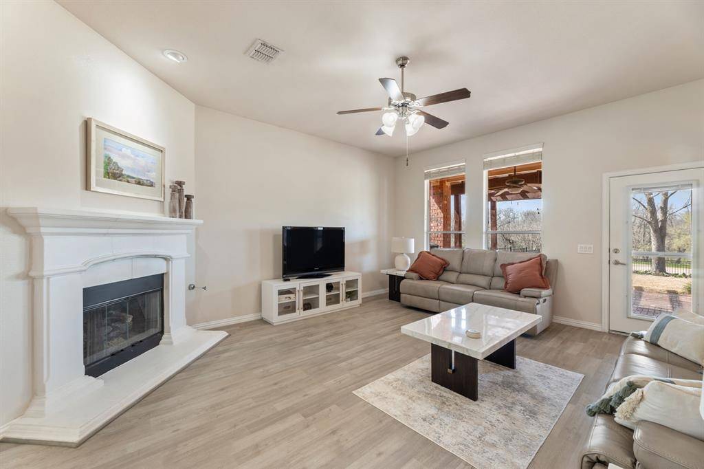 Fairview, TX 75069,912 Quarry Oaks Drive