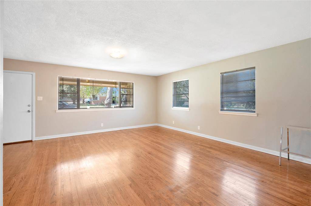 Fort Worth, TX 76107,4021 Kenley Street