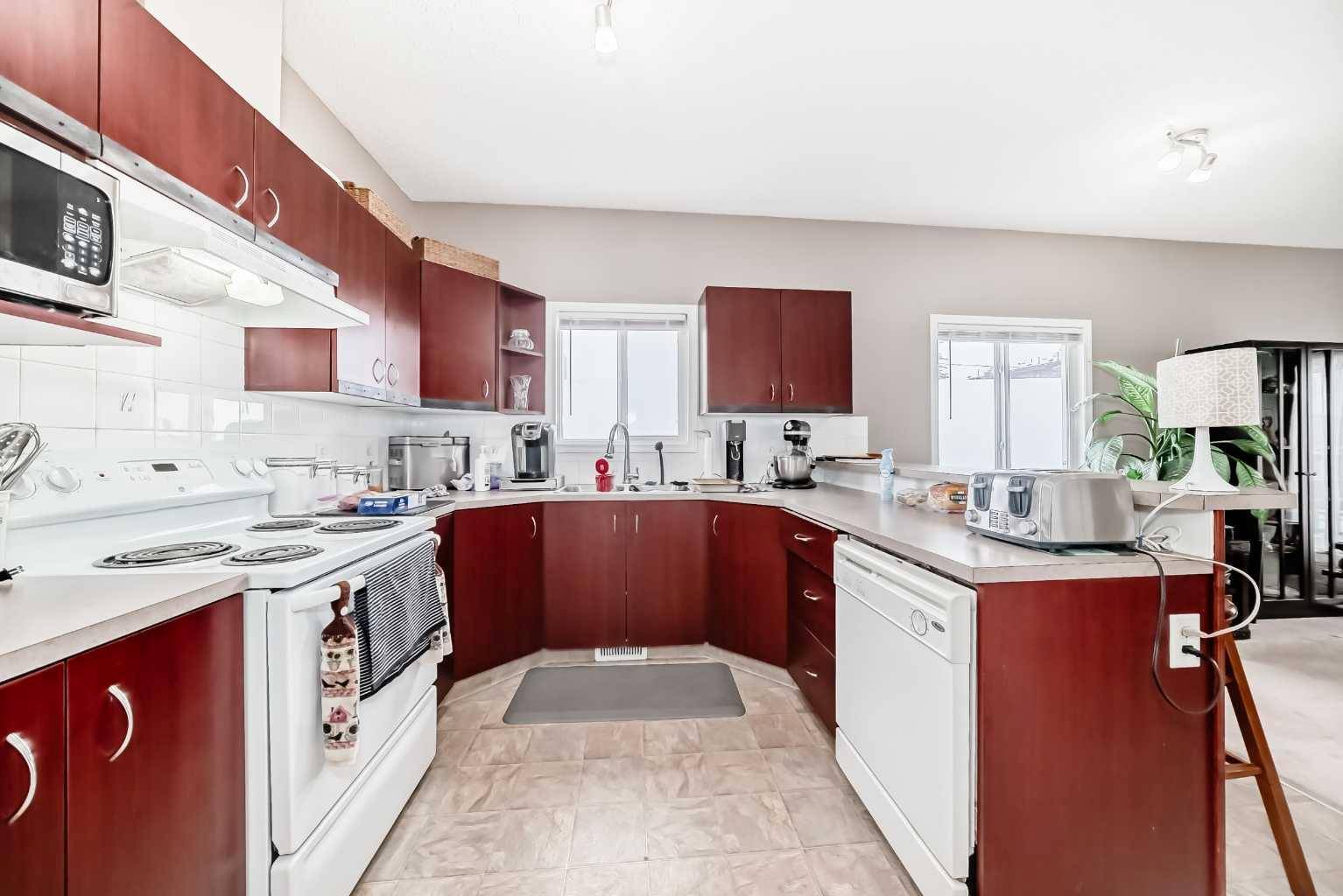 Strathmore, AB t1p1b7,112 5 AVE